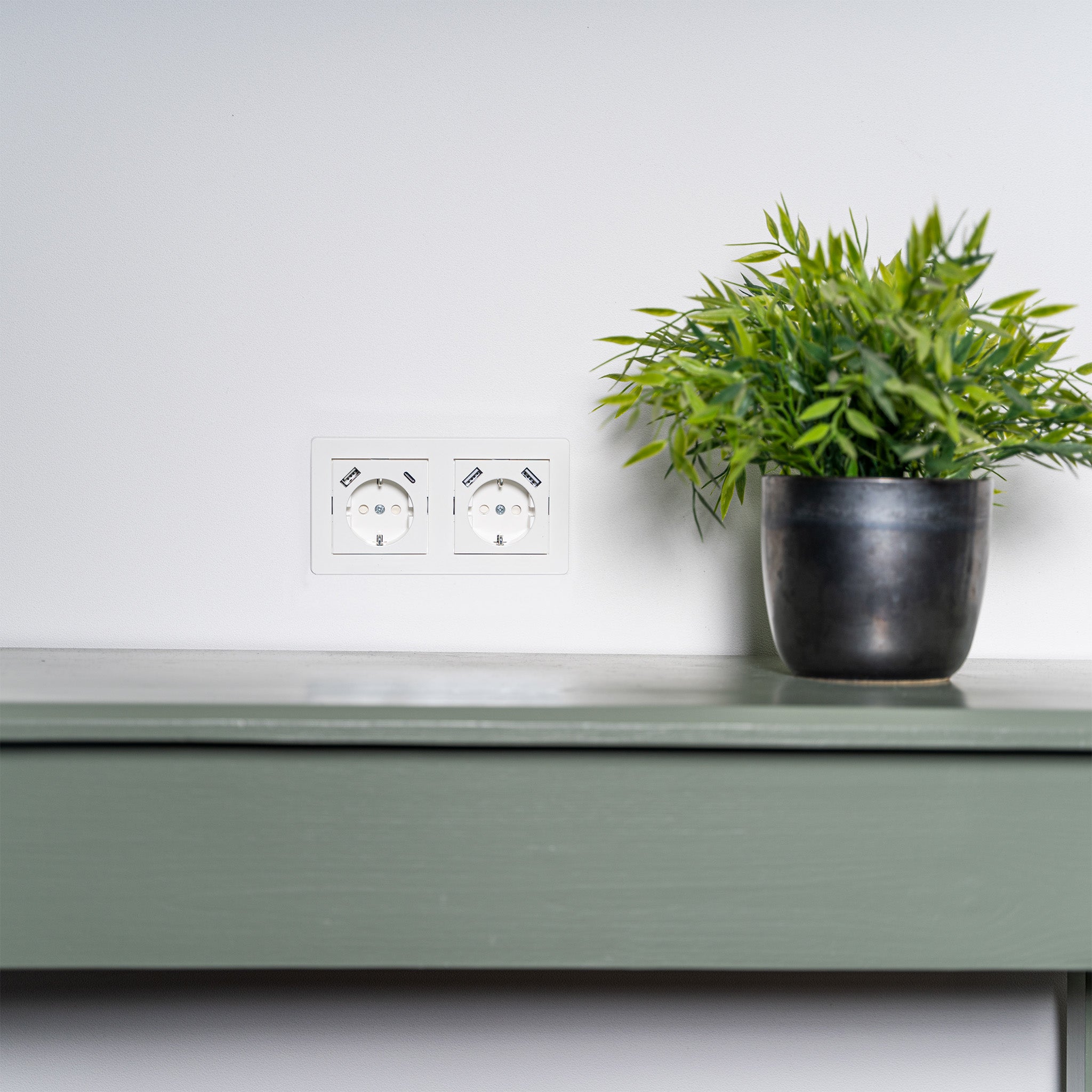 Dubbelframe voor wandcontactdoos - Universeel - 55 x 55 mm - Wit Stekkers LED.nl