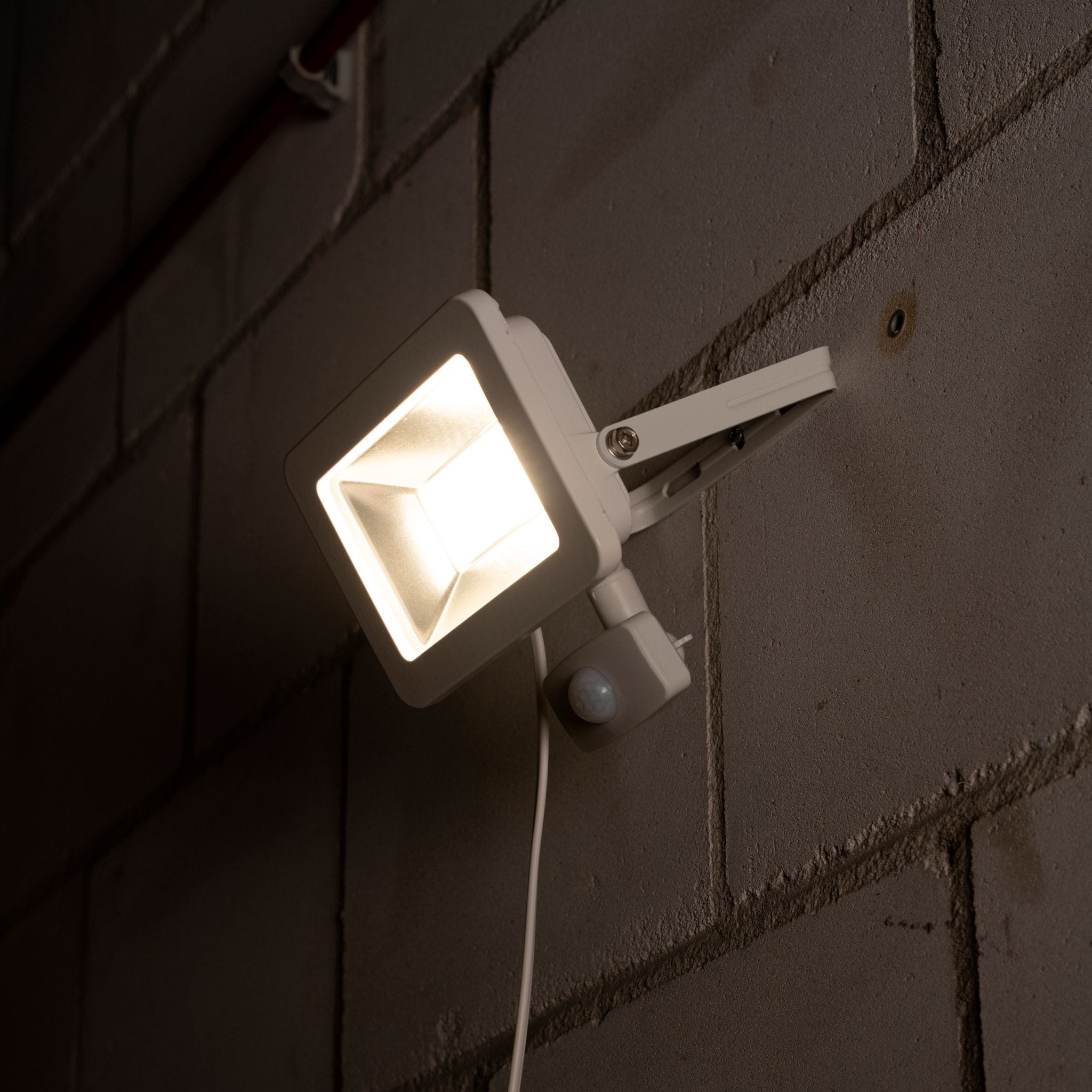 LED's Light Floodlight 3300 - Met licht- en bewegingssensor - Binnen & Buiten - 30W - Wit Schijnwerpers LED.nl