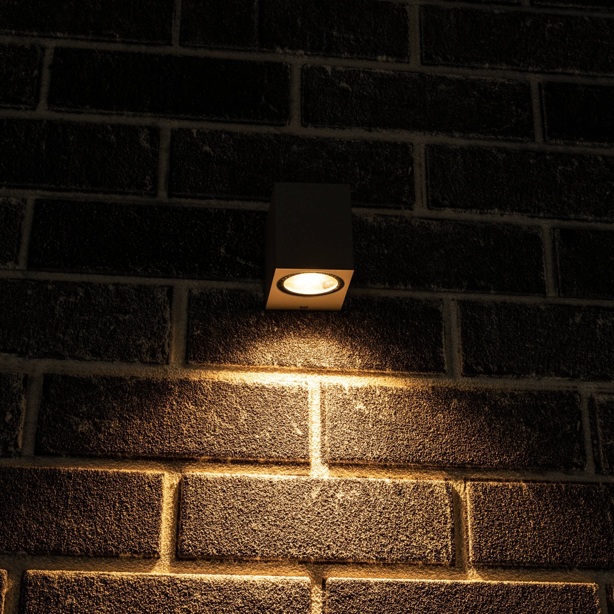 NØRD Down - LED Wandlamp buiten met GU10 fitting - Rome - Vierkant - IP44 - Grijs Wandlampen LED.nl