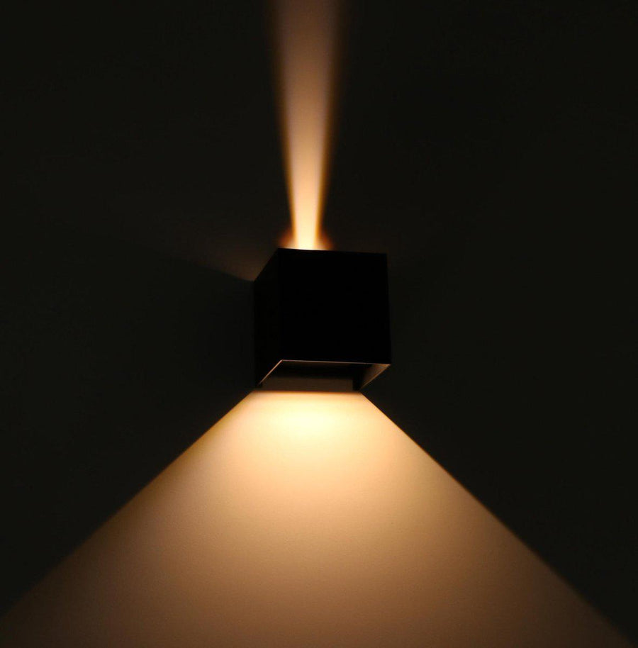 LED's Light Kubus LED Wandlamp voor buiten - Omhoog&Omlaag licht - IP65 - Zwart Wandlampen LED.nl