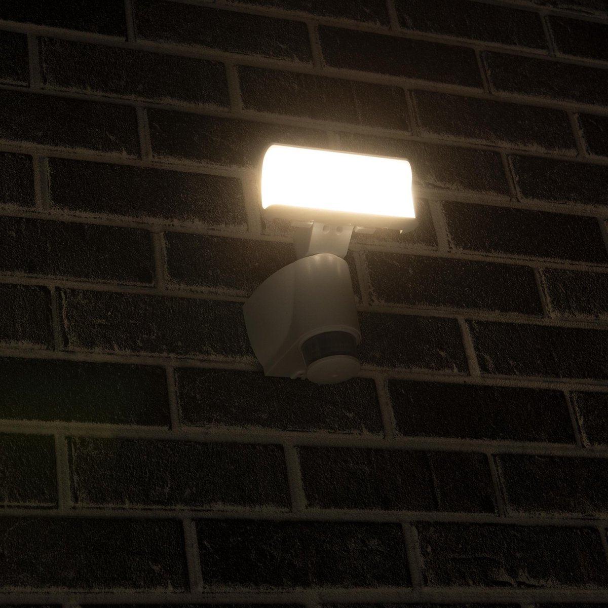 LED Buitenlamp met bewegingssensor - Licht volgt beweging - Kantelbaar - IP44 - Wit Buitenlampen LED.nl